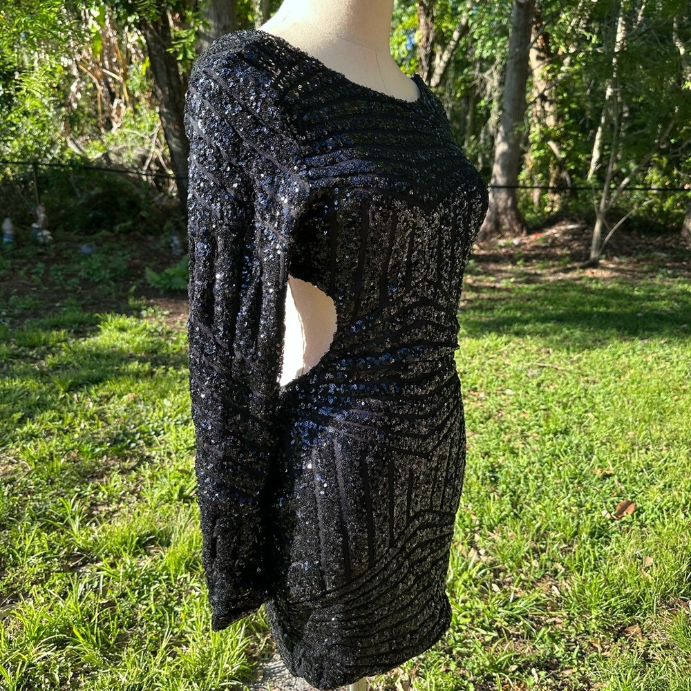 Elegant Black Sequin Dress - Open Back Peek-a-boo